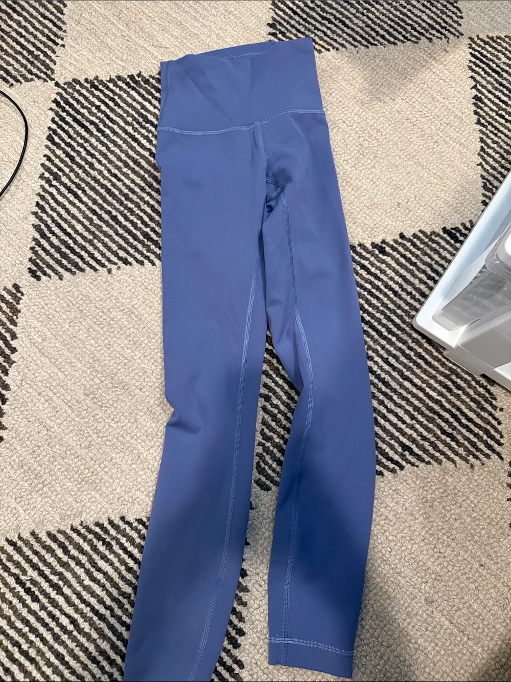 Light blue Lululemon soft but stretchy/ wunder under material. 28 inch inseam